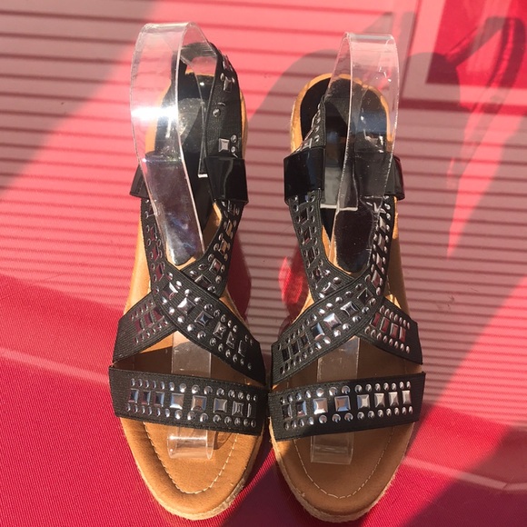 Kelsi Dagger amazing black and silver sandals